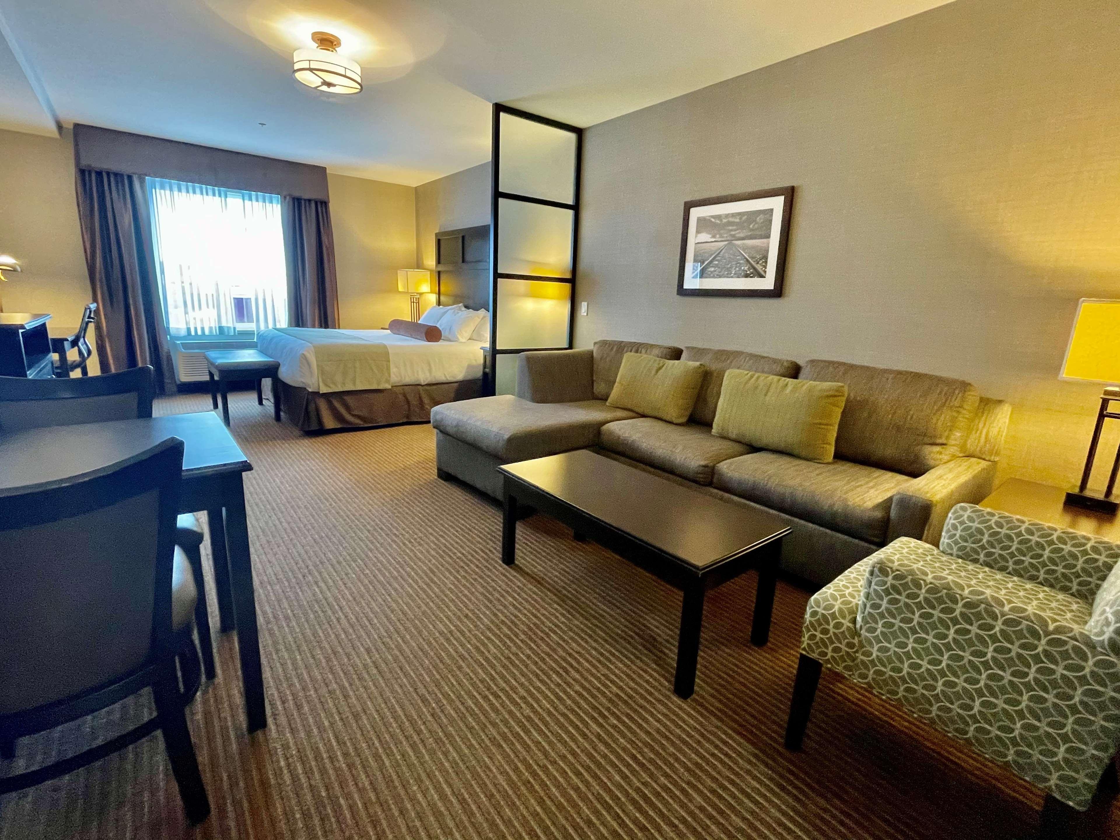 Best Western Plus Okotoks Inn & Suites Exterior foto
