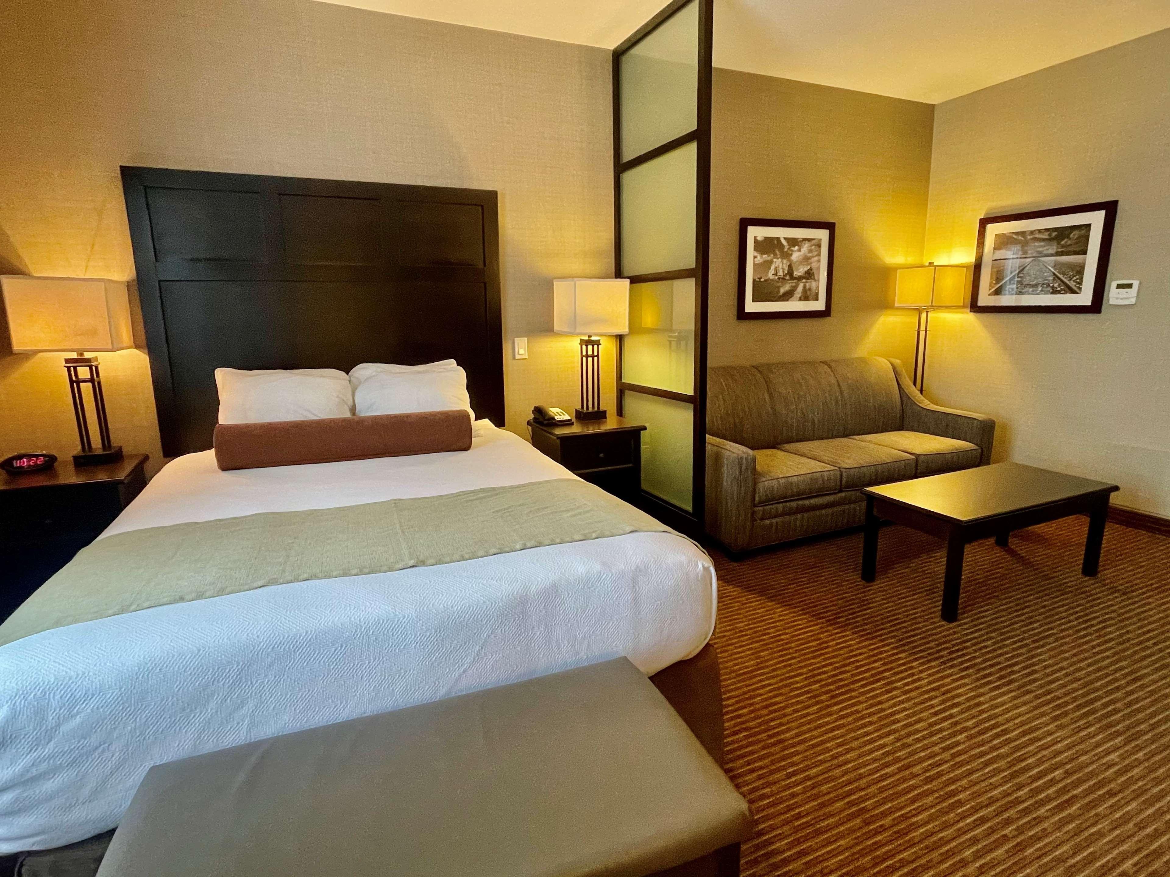 Best Western Plus Okotoks Inn & Suites Exterior foto