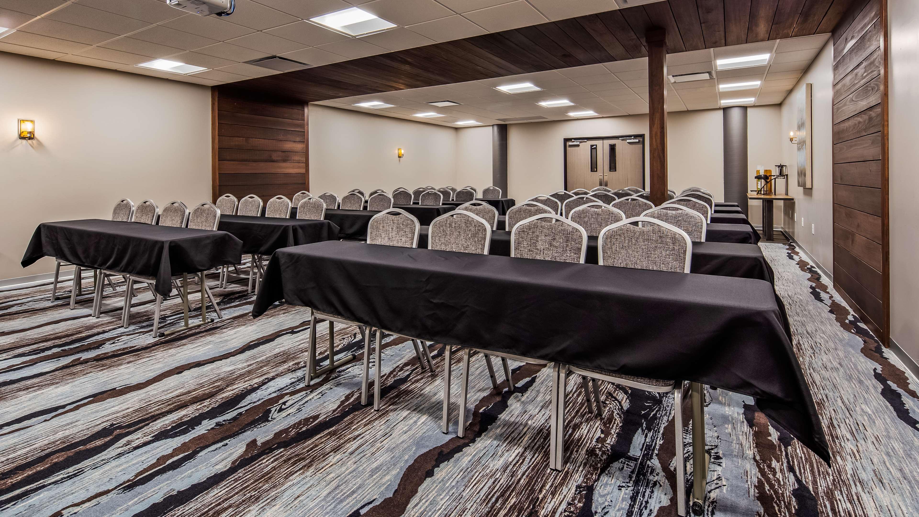 Best Western Plus Okotoks Inn & Suites Exterior foto